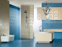 Облицовка стен ванной мозайкой кафелем.  Ремонт и отделка ванной.