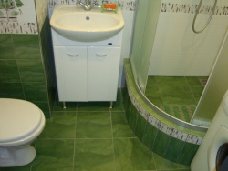 <p>Дизайн маленькой ванной совмещенной с туалетом фото</p>