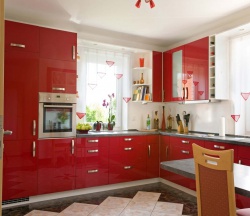 Ремонт и отделка:  дизайн  кухонь гостиных. В данном варианте  - красная мебель.