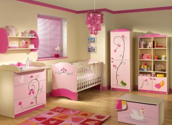Маленькая детская комната для девочки. Ремонт и отделка.